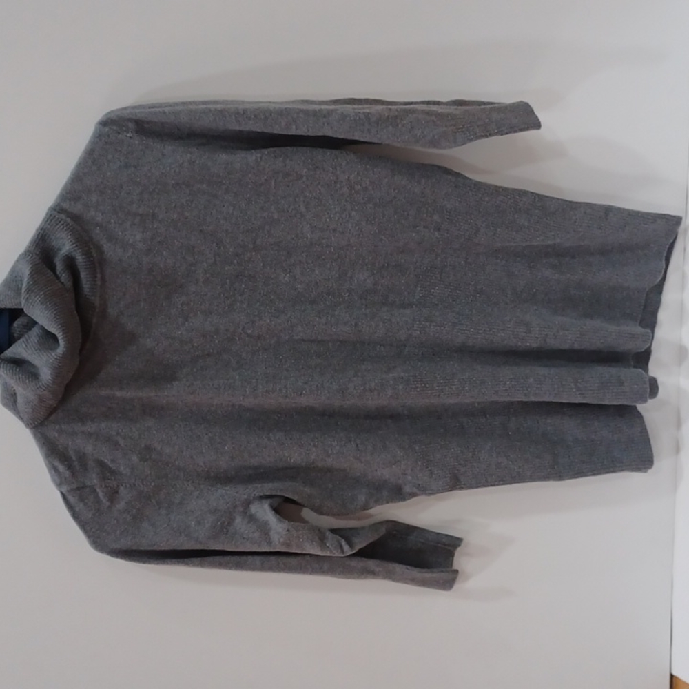 Women's size L lightweight turtleneck